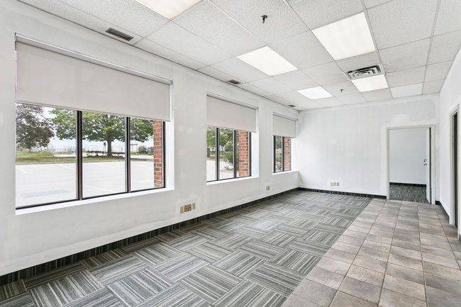 Mississauga, ON L5S 1W2,6885-6895 Menway CT