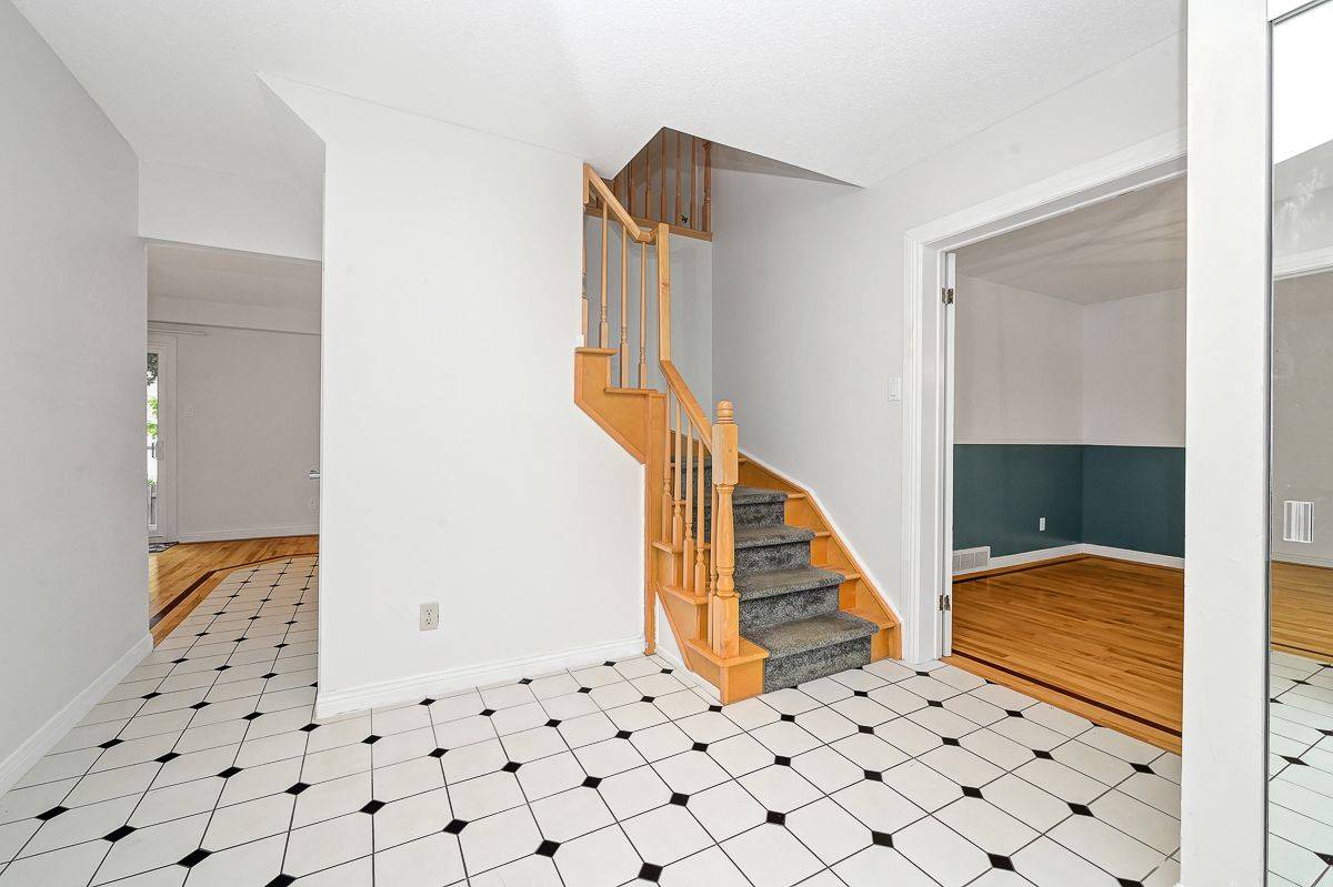 Hunt Club - Windsor Park Village And Area, ON K1V 9G8,89 Hawk CRES