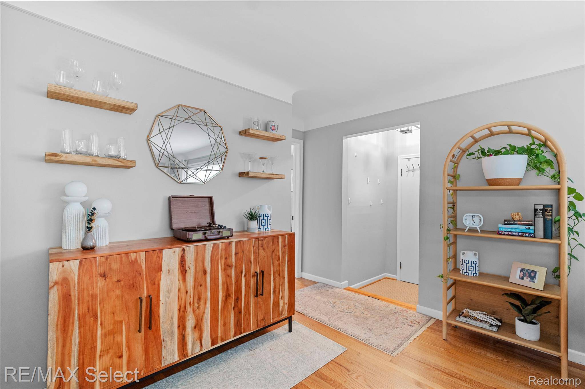 Royal Oak, MI 48073,3102 Woodslee DR