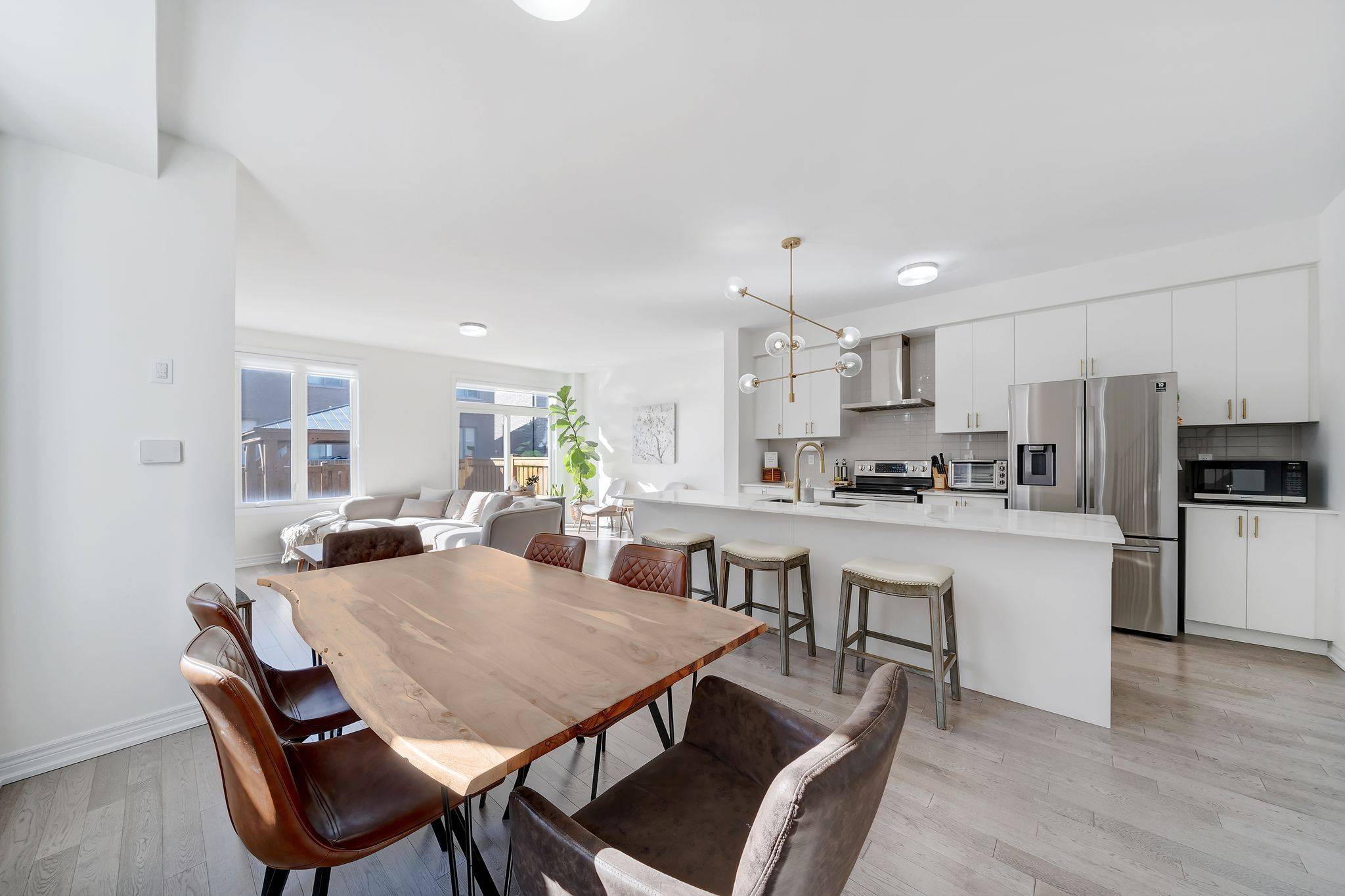 Milton, ON L9E 1L1,1264 Chee Chee LNDG