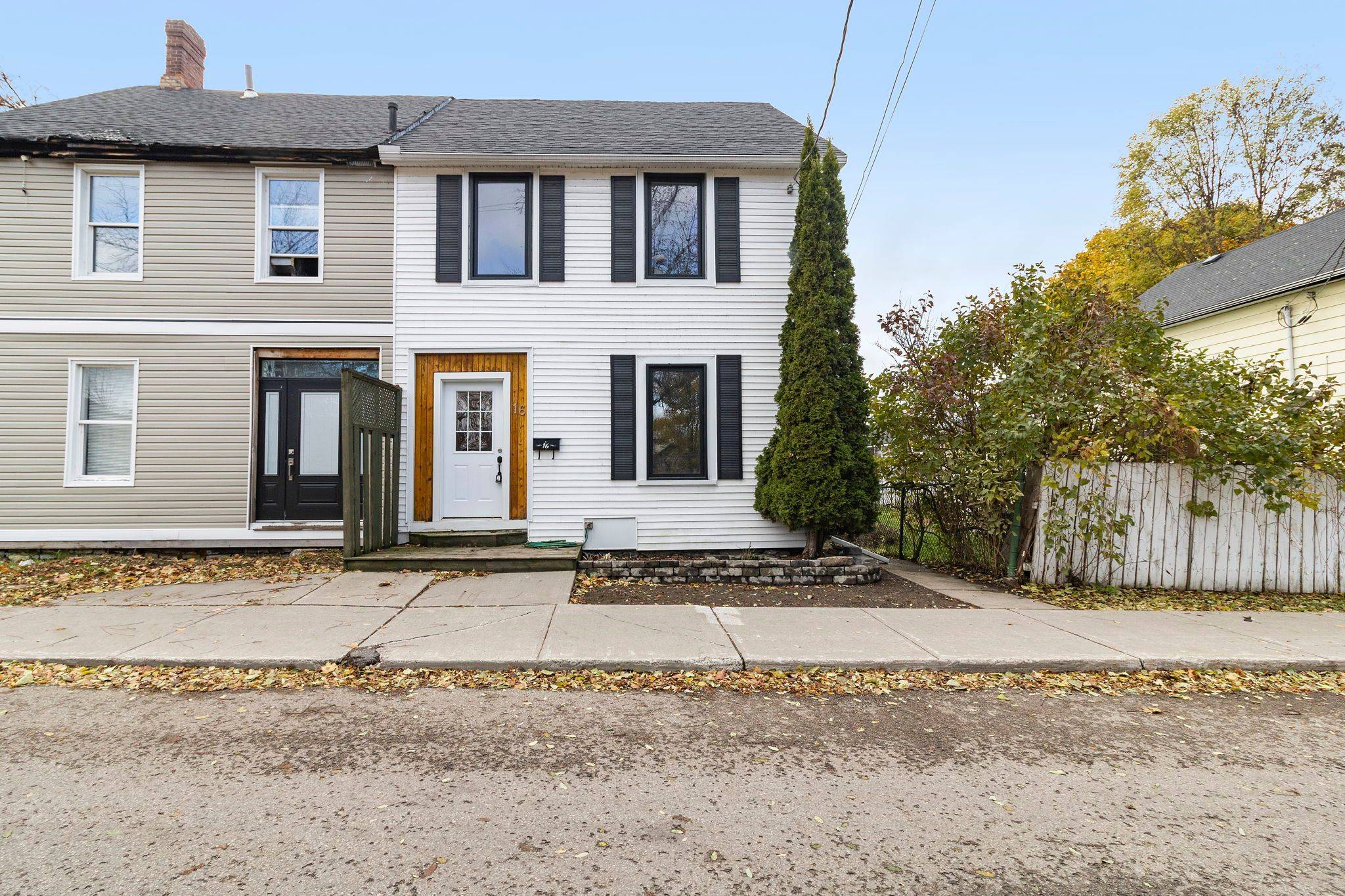 Brockville, ON K6V 4S6,16 Tunnel AVE