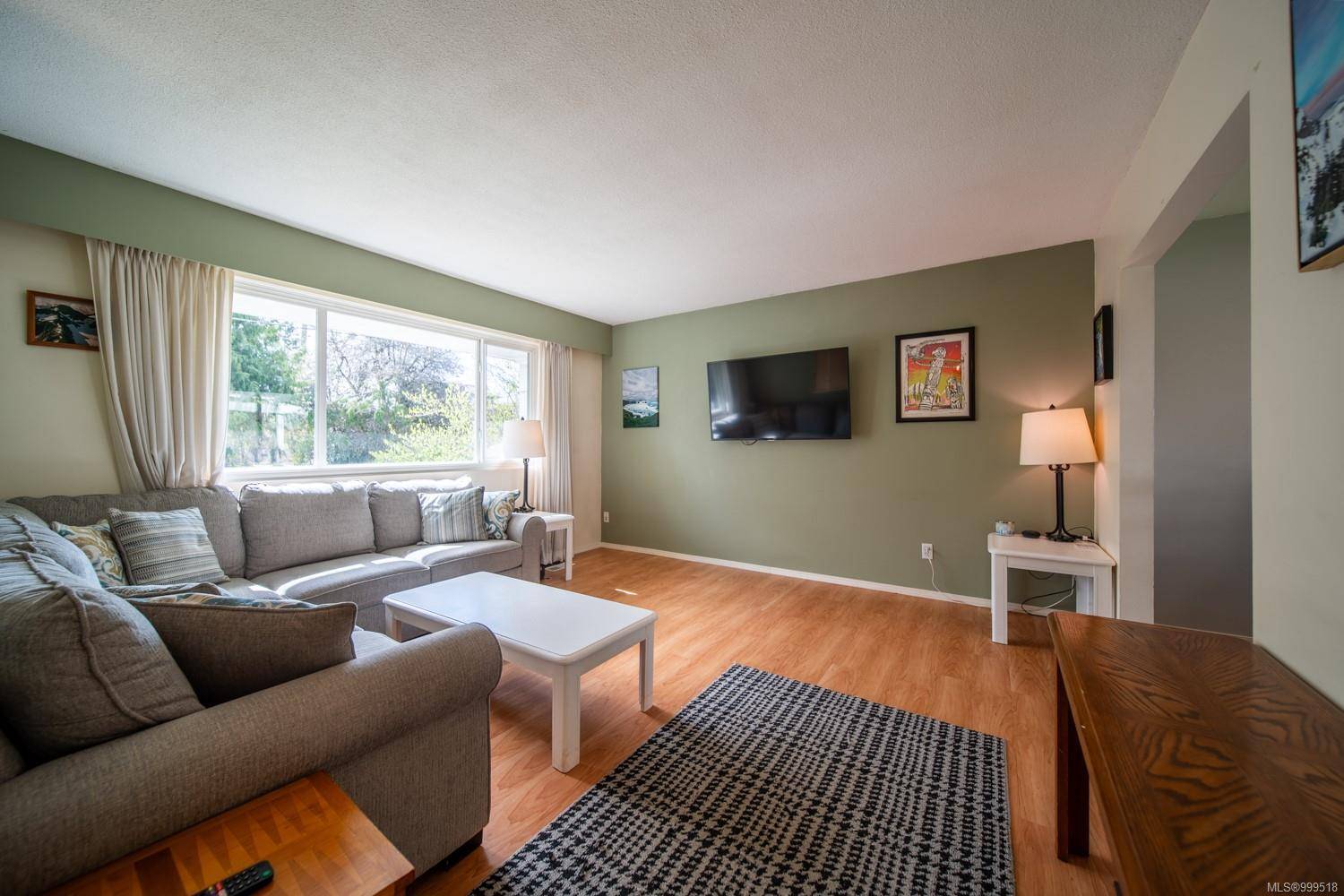 Nanaimo, BC V9R 1X2,676 Beaconsfield Rd