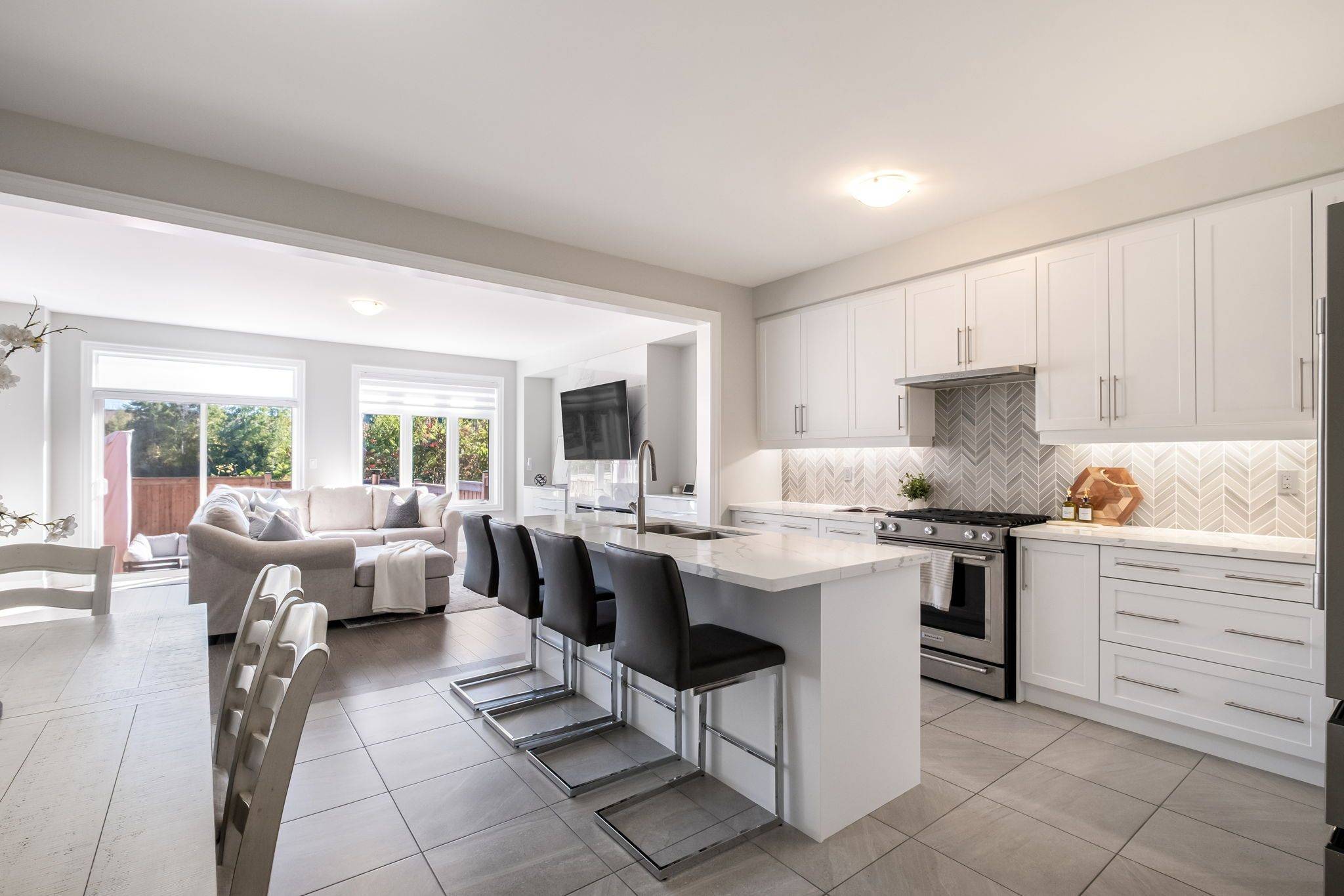 East Gwillimbury, ON L9N 0V4,307 Silk Twist DR