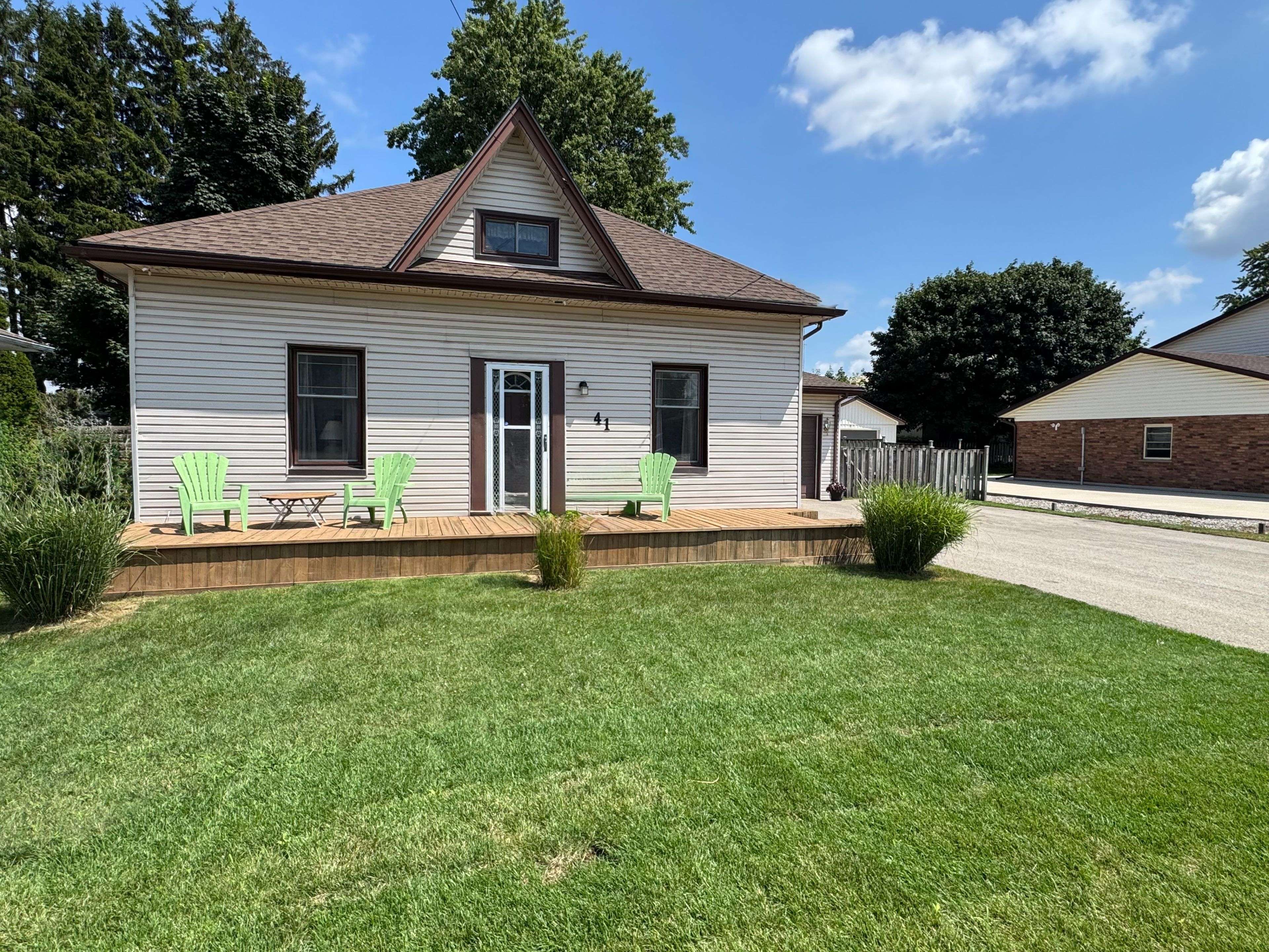 Strathroy-caradoc, ON N7G 2H5,41 Queen ST