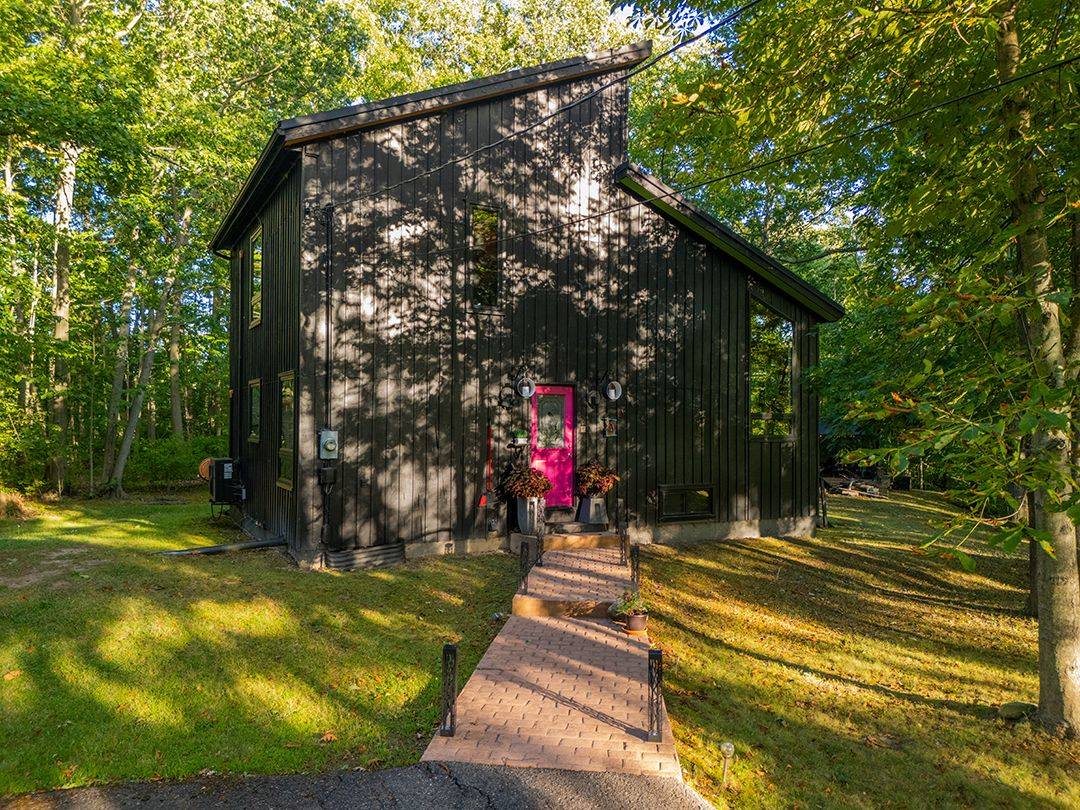 Fort Erie, ON L0S 1S0,4121 Fox RD