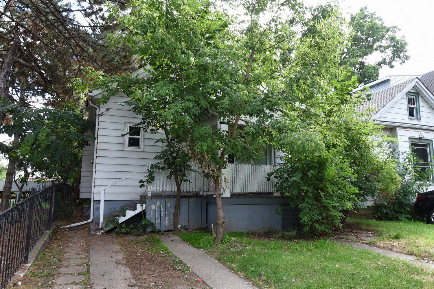 Hamilton, ON L8M 2Z5,167 Prospect ST S