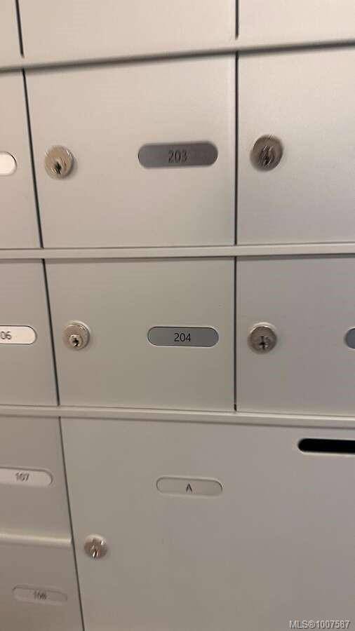 Langford, BC V9B 7A1,958 Pharoah Mews #204