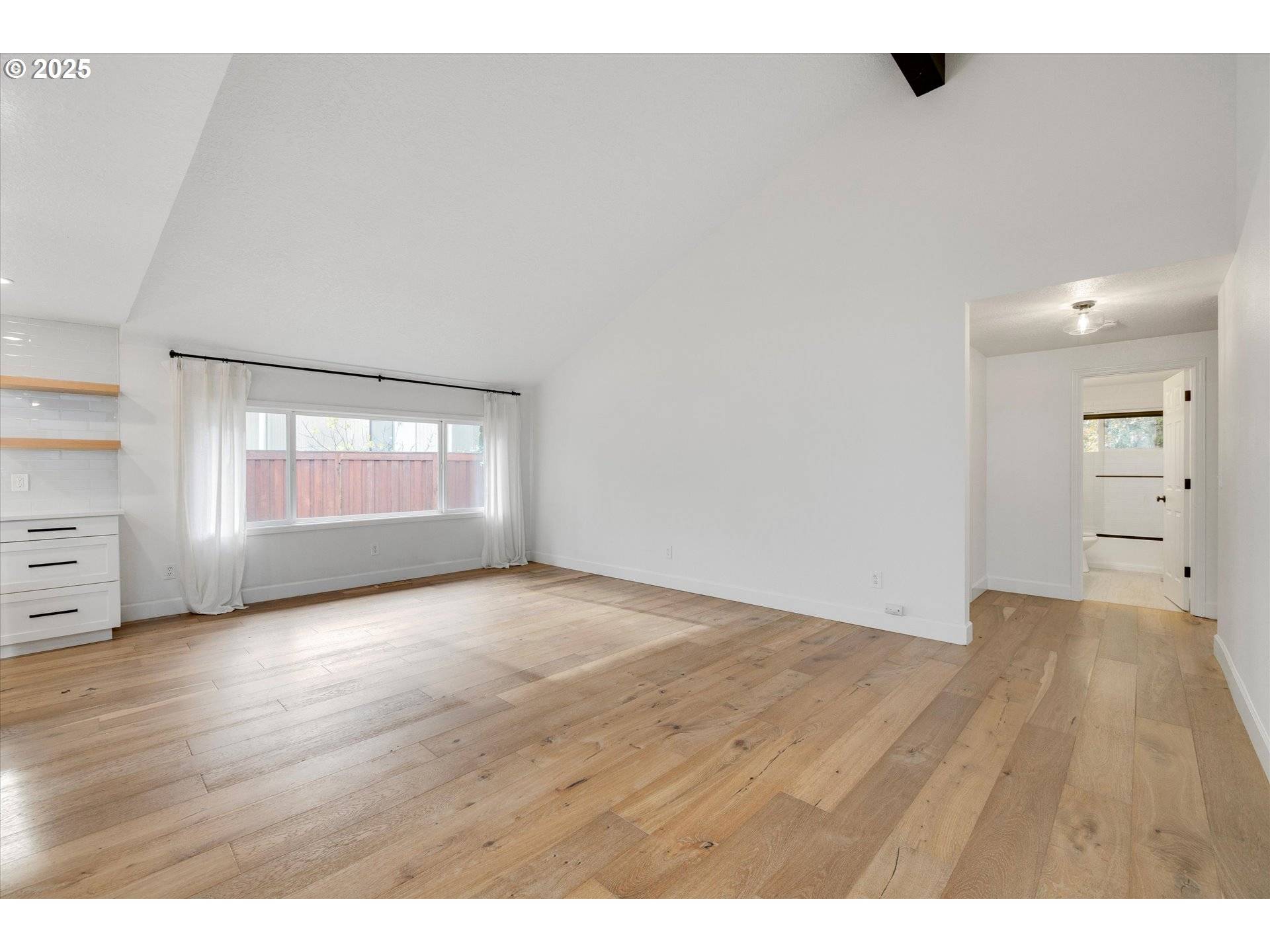 Lake Oswego, OR 97035,18434 SANDPIPER CIR