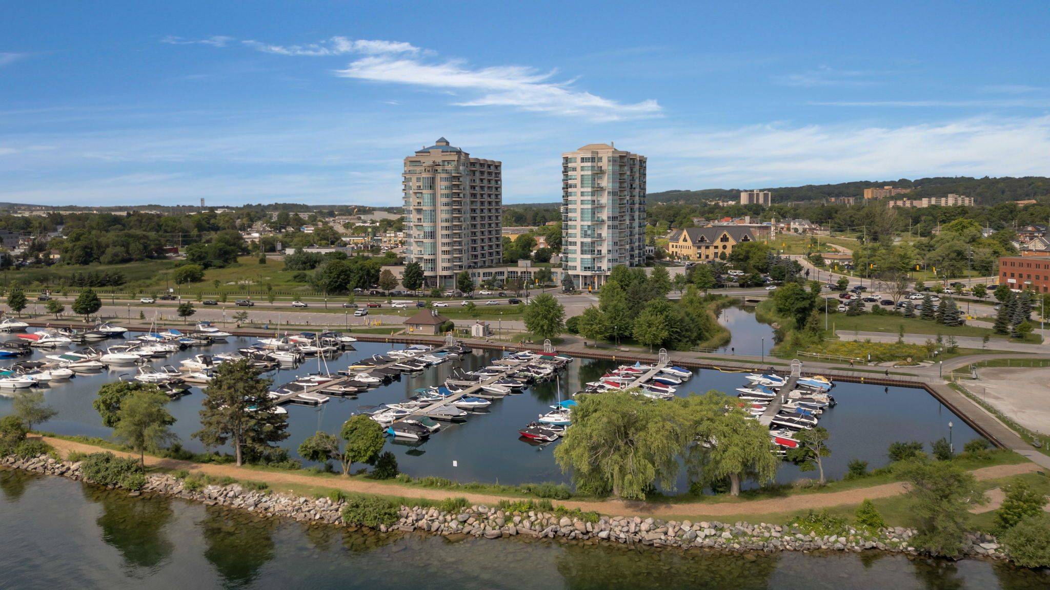 Barrie, ON L4N 9R2,6 Toronto ST #1104