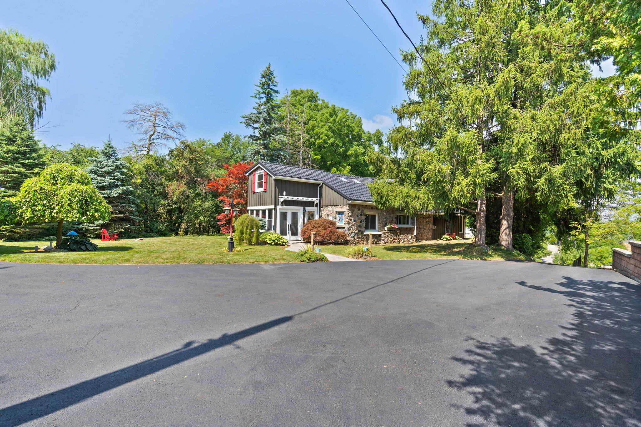 London South, ON N6K 1X3,515 Jarvis ST