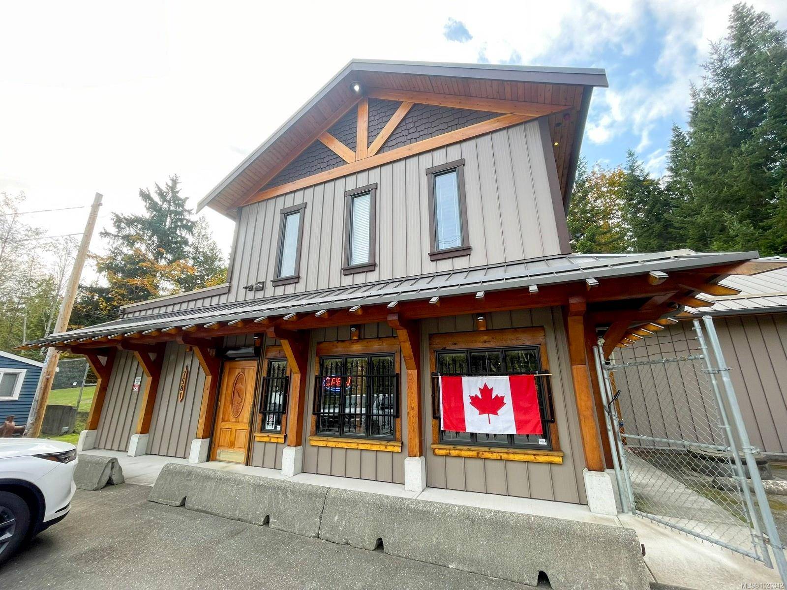 Fanny Bay, BC V0R 1W0,7581 Island Hwy S