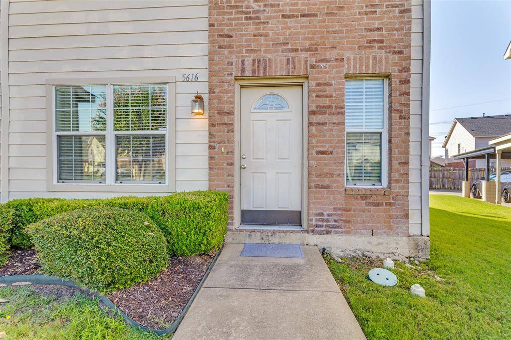 Fort Worth, TX 76179,5616 Giddyup Lane