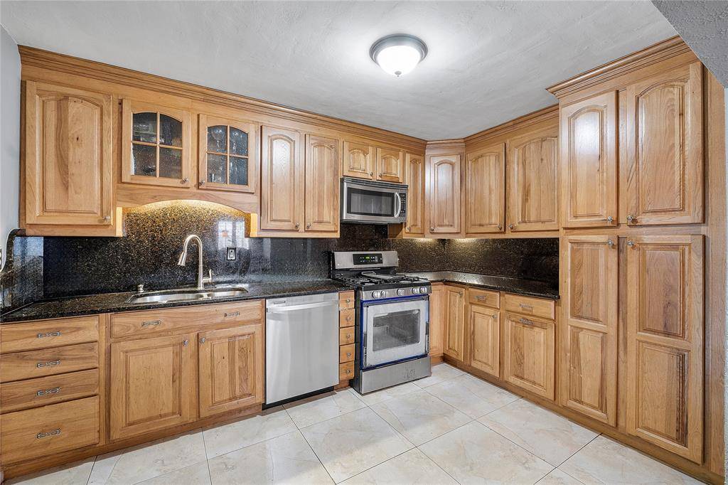 Fort Lauderdale, FL 33334,5517 NE 6th Ave