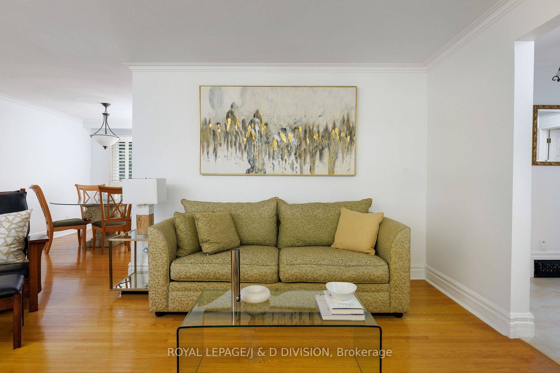 Toronto W04, ON M6M 2L3,27 Paramount CT