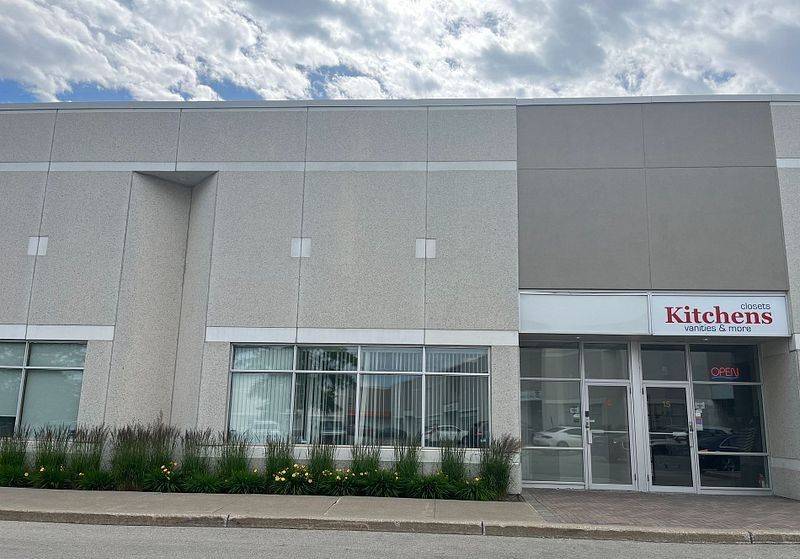 Mississauga, ON L5L 5Y6,3200 Ridgeway DR #16