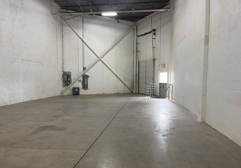 Mississauga, ON L5L 5Y6,3200 Ridgeway DR #16