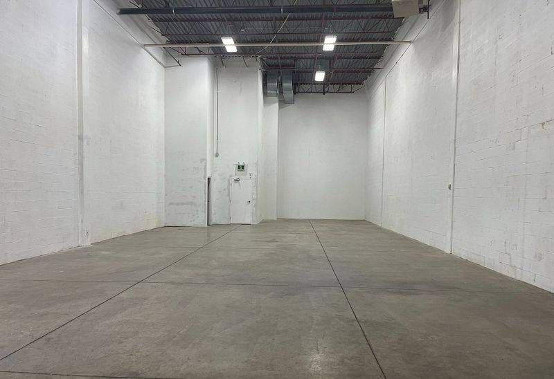 Mississauga, ON L5L 5Y6,3200 Ridgeway DR #16