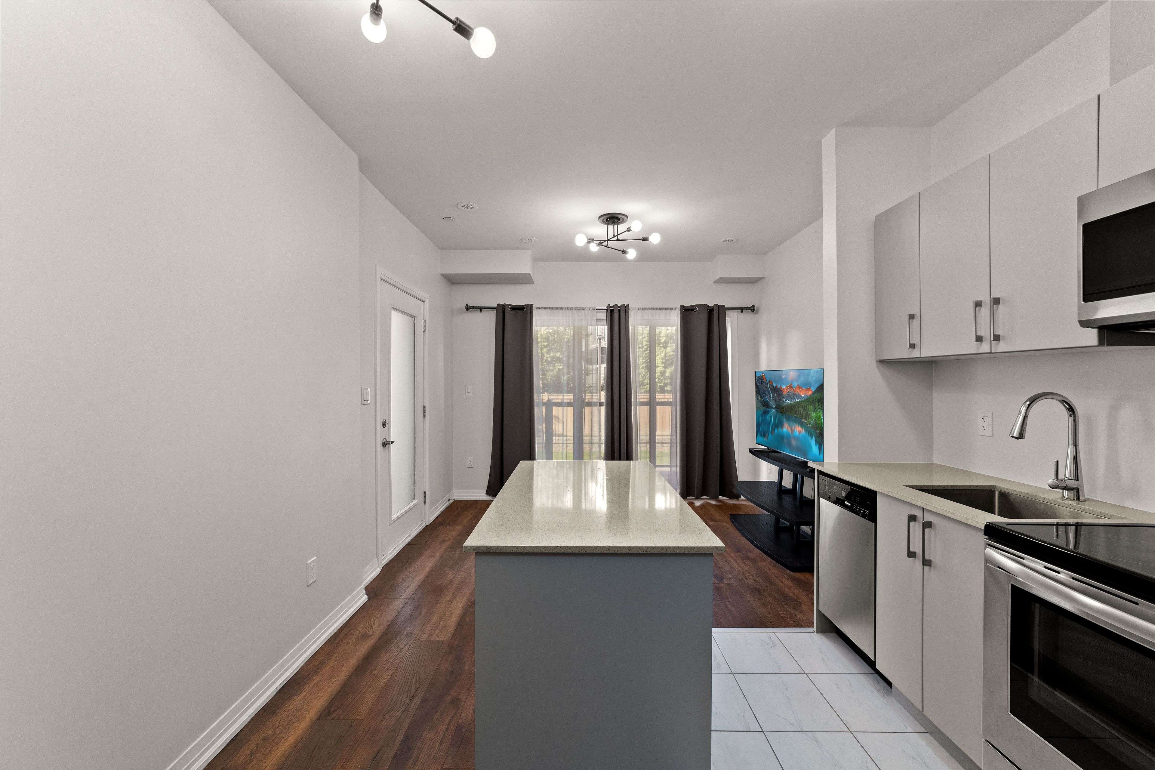 Mississauga, ON L5J 0B6,1165 Journeyman LN #213