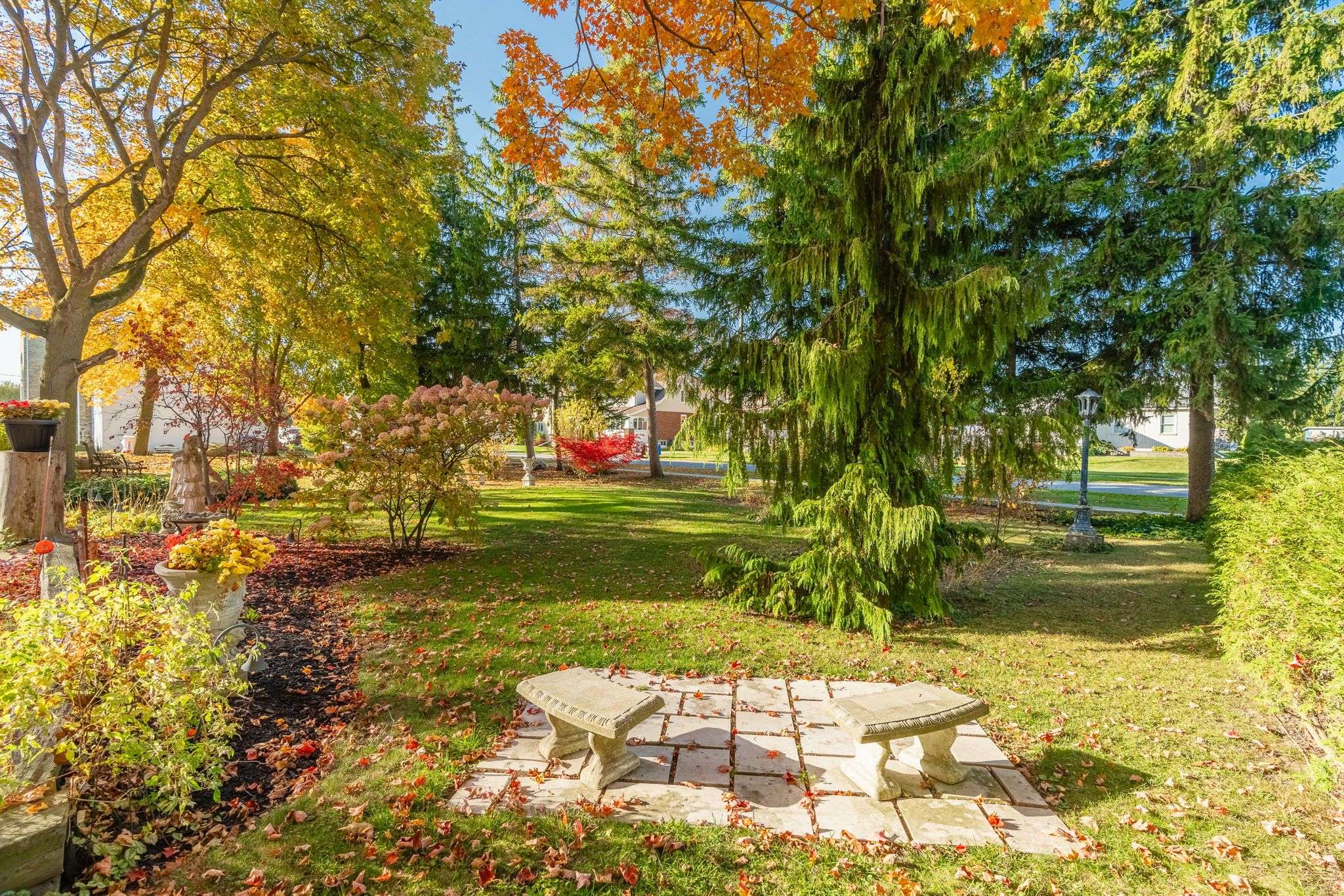 Bluewater, ON N0M 2T0,21 Rosalie ST