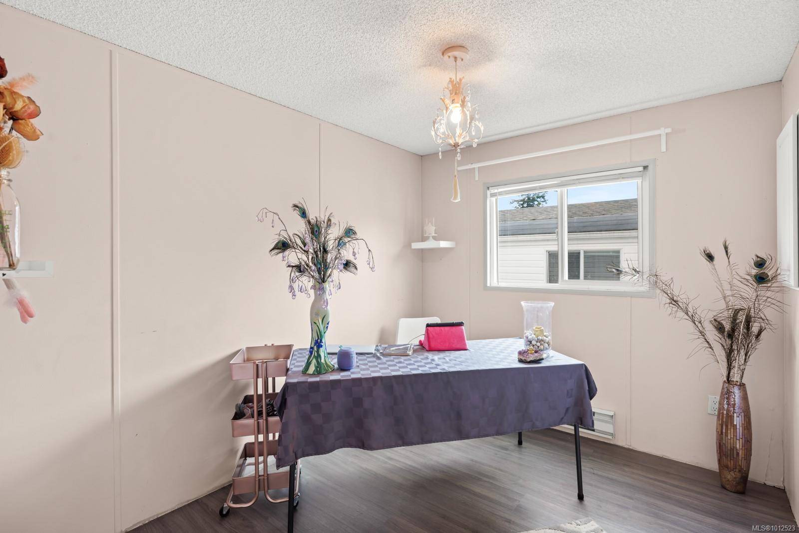 Central Saanich, BC V8M 2B5,7401 Central Saanich Rd #11