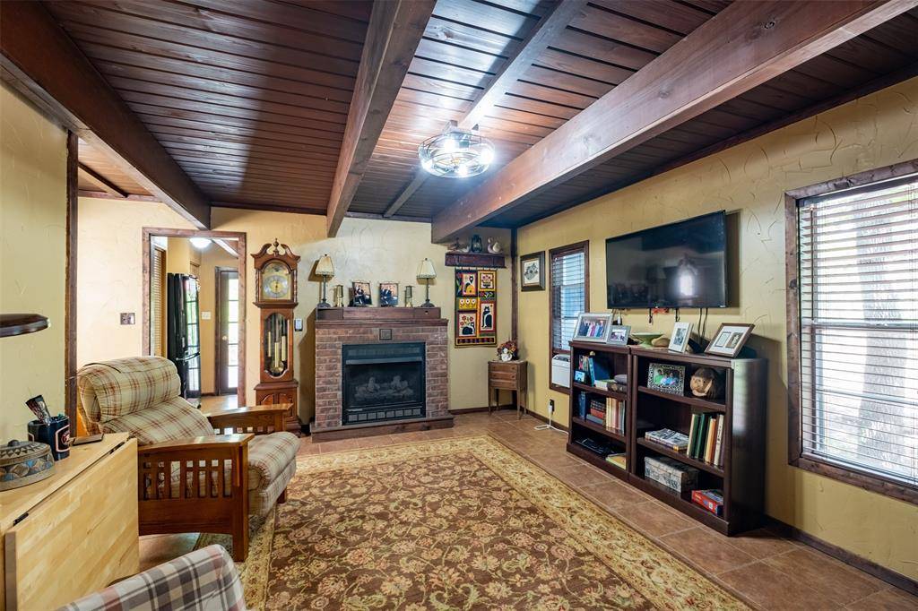 Jacksonville, TX 75766,141 County Road 1904