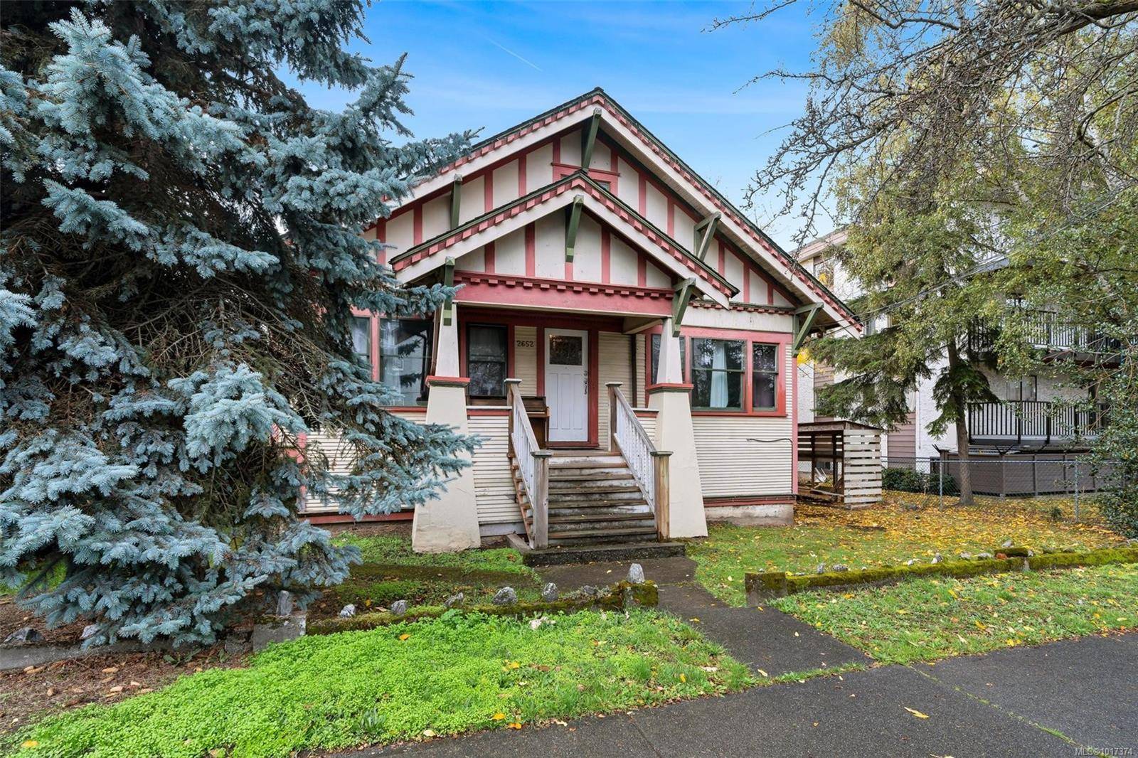 Victoria, BC V8T 3W3,2652 Blackwood St