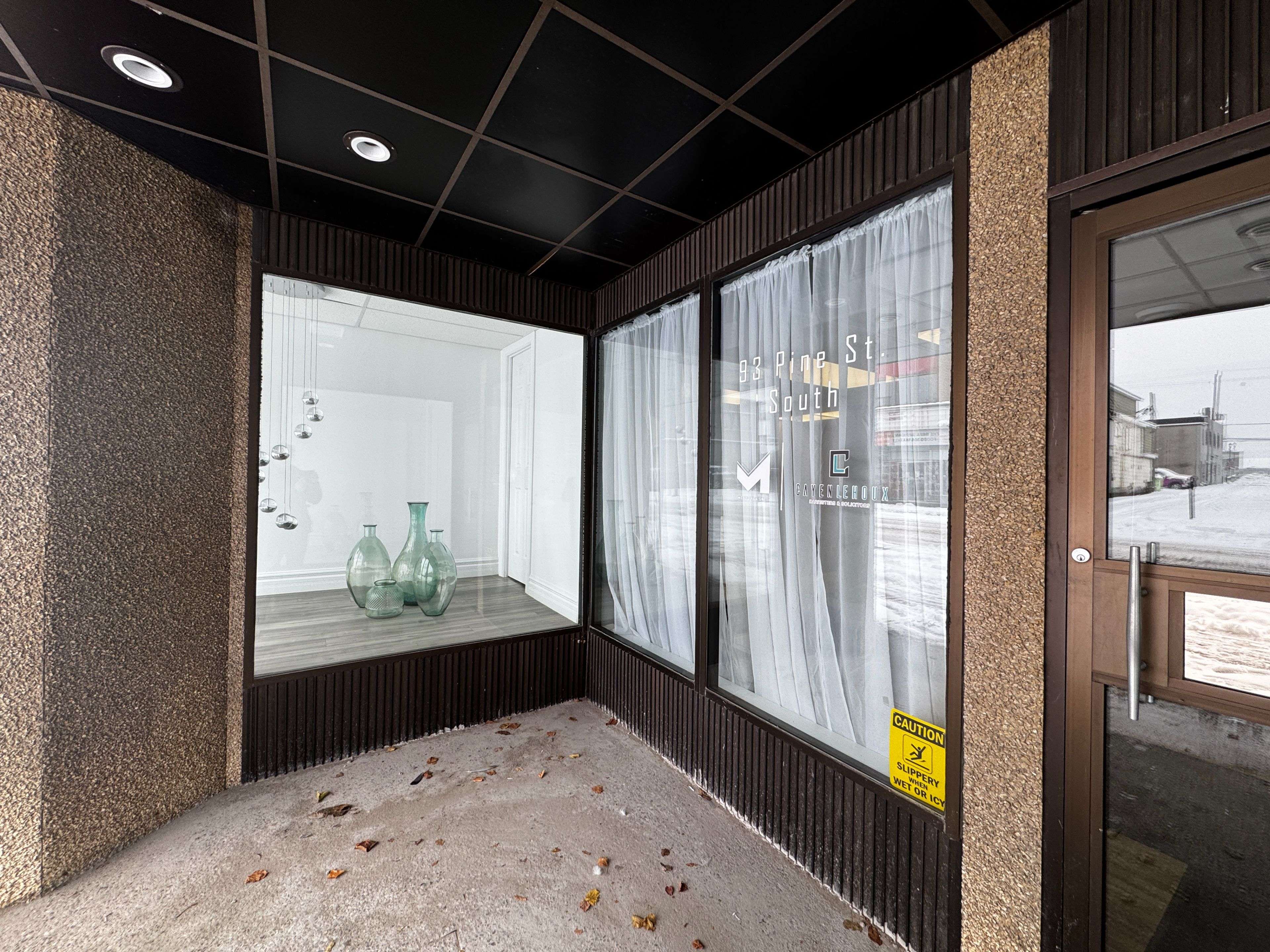 Timmins, ON P4N 2K1,91-93 Pine ST S