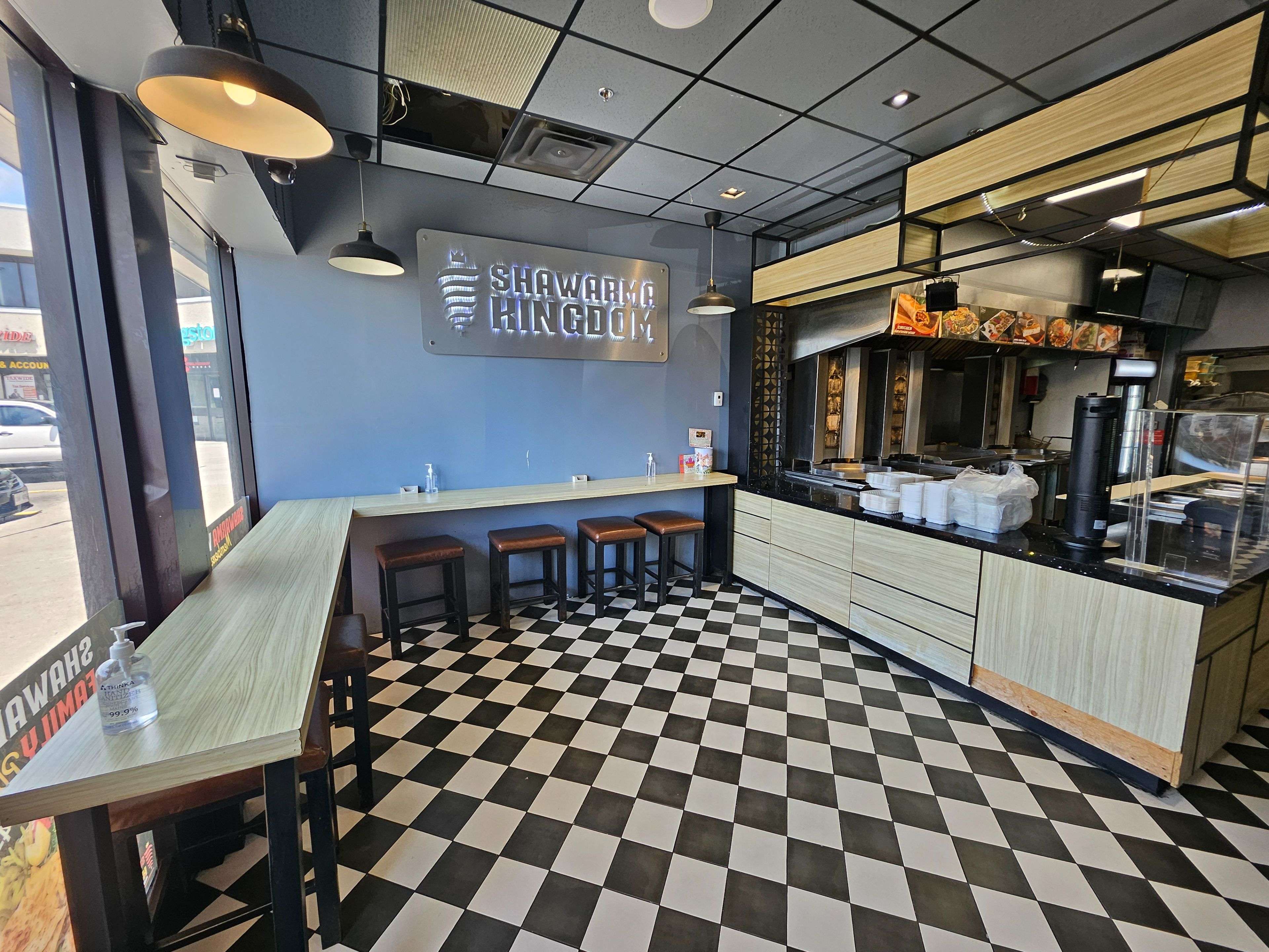 Mississauga, ON L5A 3Y1,377 Burnhamthorpe RD E #4