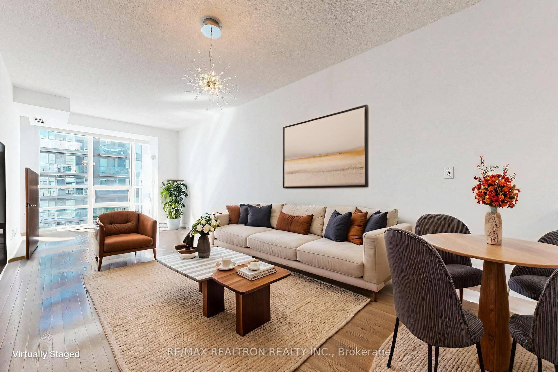 Toronto W01, ON M6S 1A2,1910 Lake Shore BLVD W #LPH01