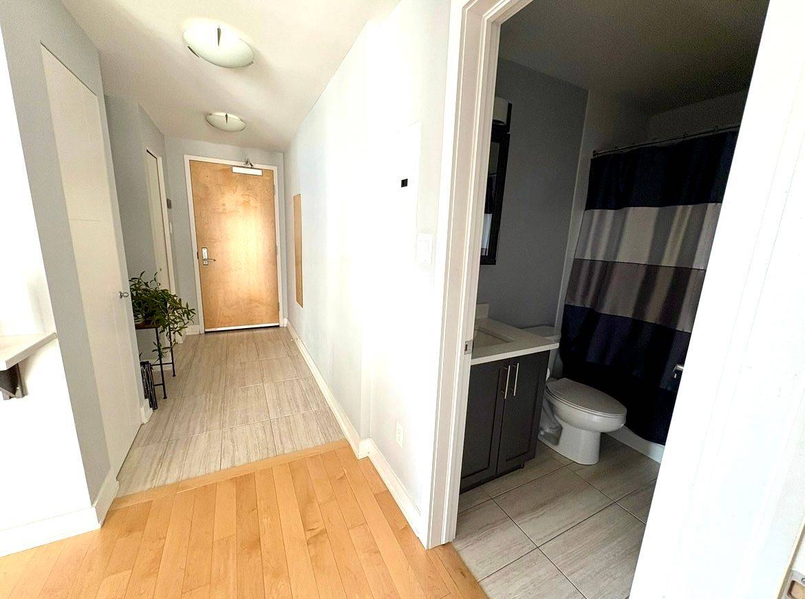 Ottawa Centre, ON K2P 0X5,40 NEPEAN ST #2001