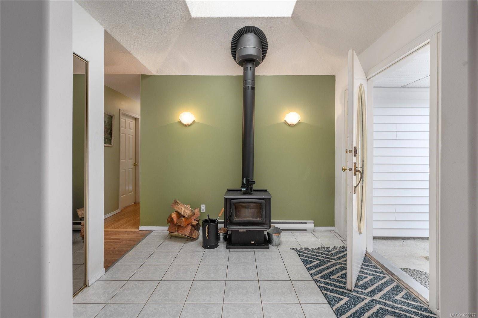 Ladysmith, BC V9G 1N3,813 Cameron Way