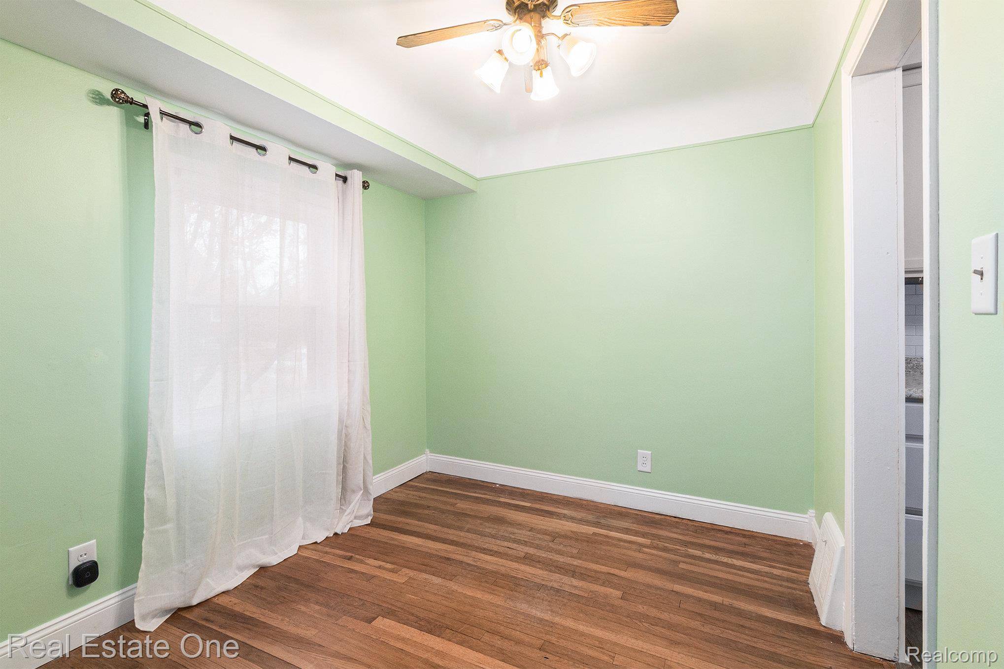 Allen Park, MI 48101,15579 KEPPEN Avenue