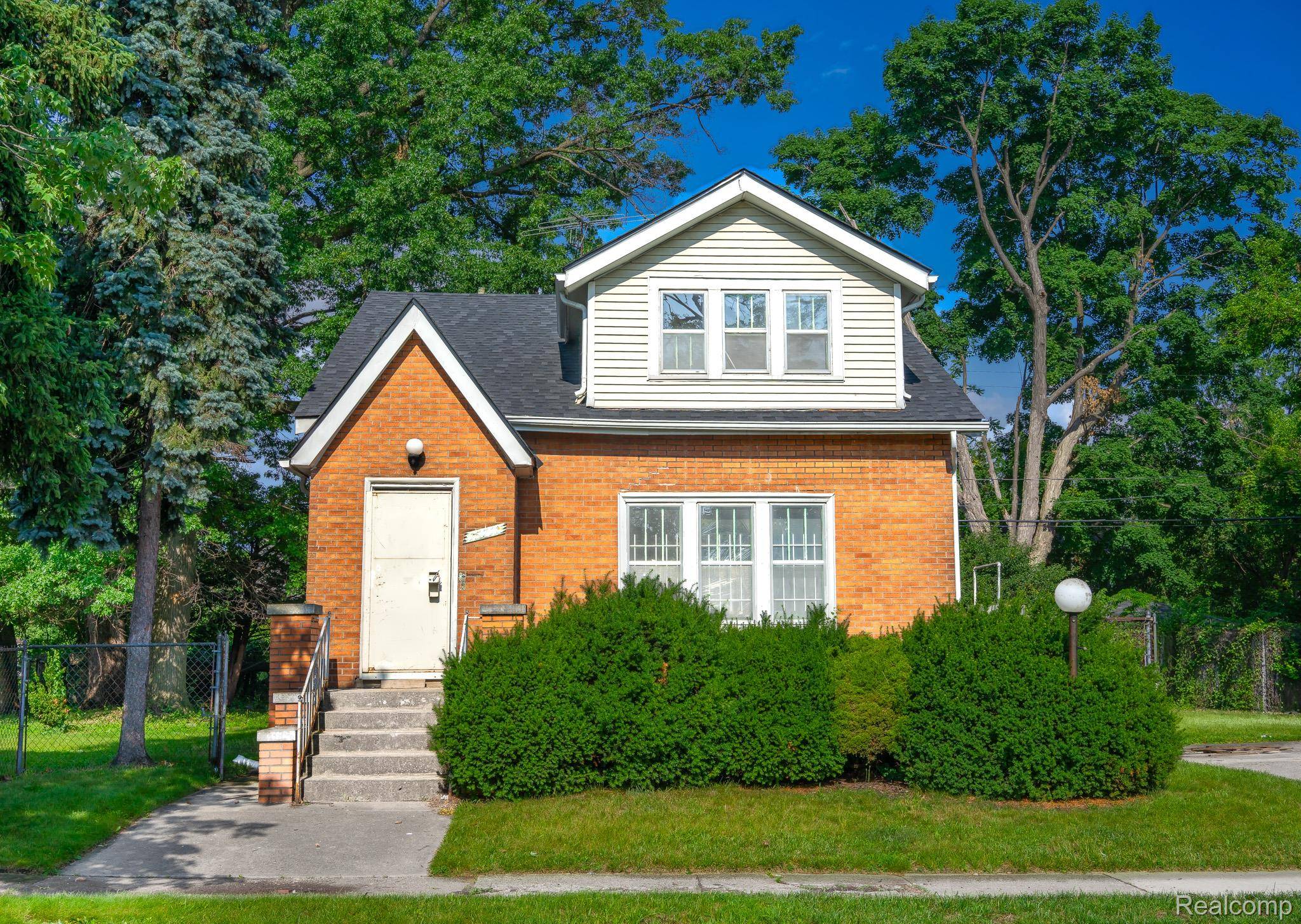 Detroit, MI 48227,15711 TRACEY ST