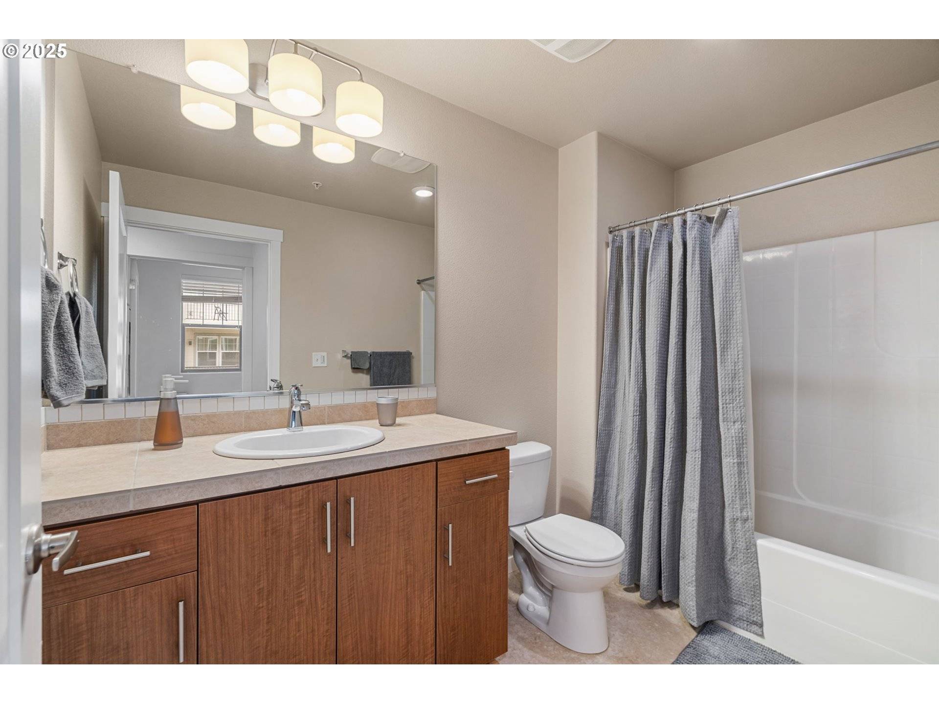 Beaverton, OR 97007,17181 SW SNOWDALE ST ##204