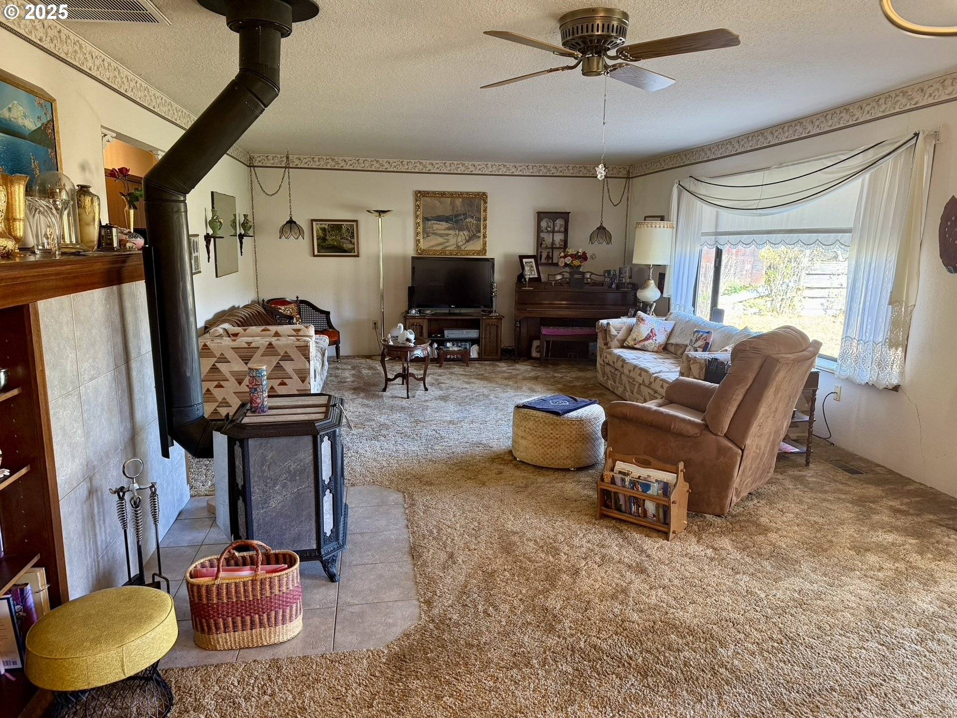 Roseburg, OR 97470,159 NE LOMBARDY DR