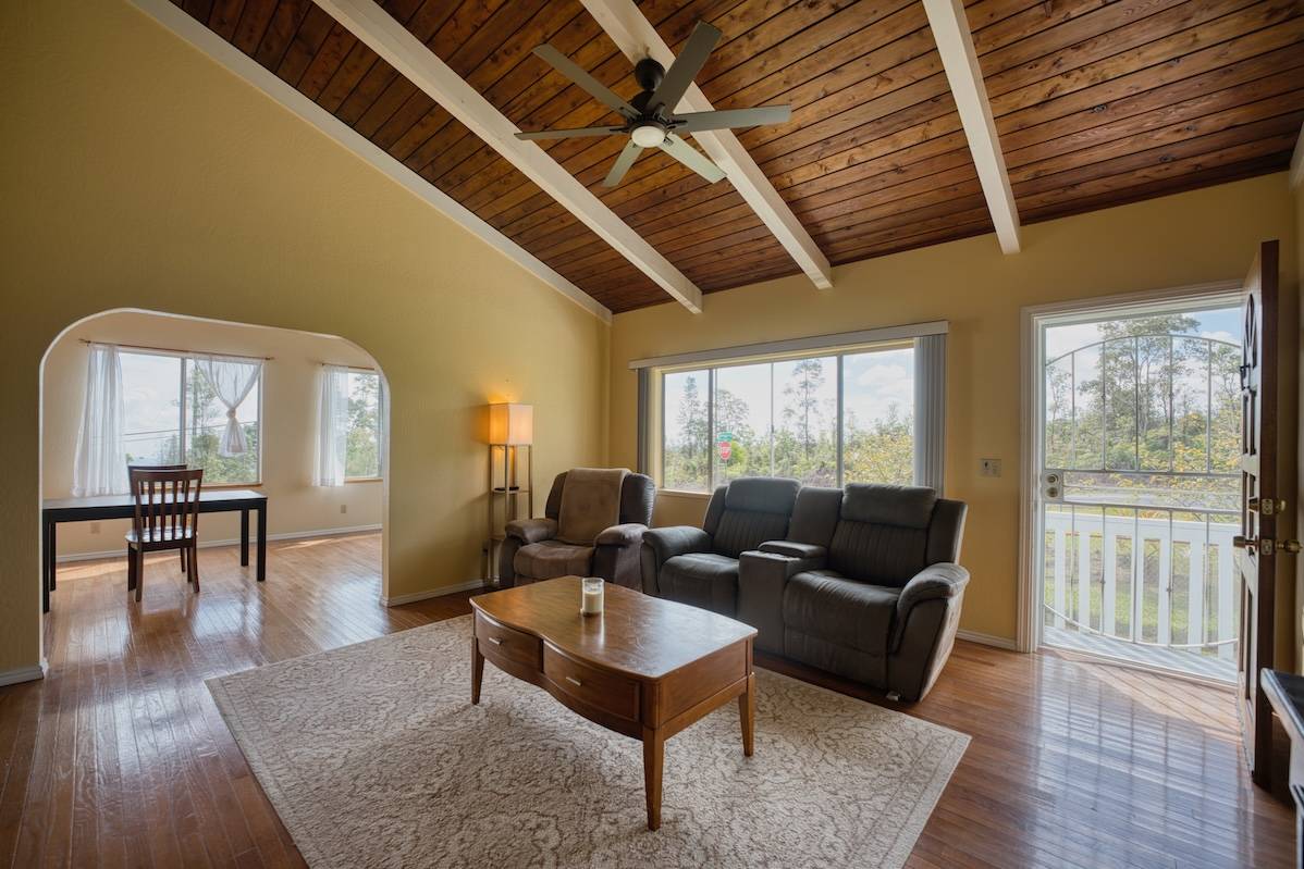 Hilo, HI 96720,25-5 UA NAHELE ST