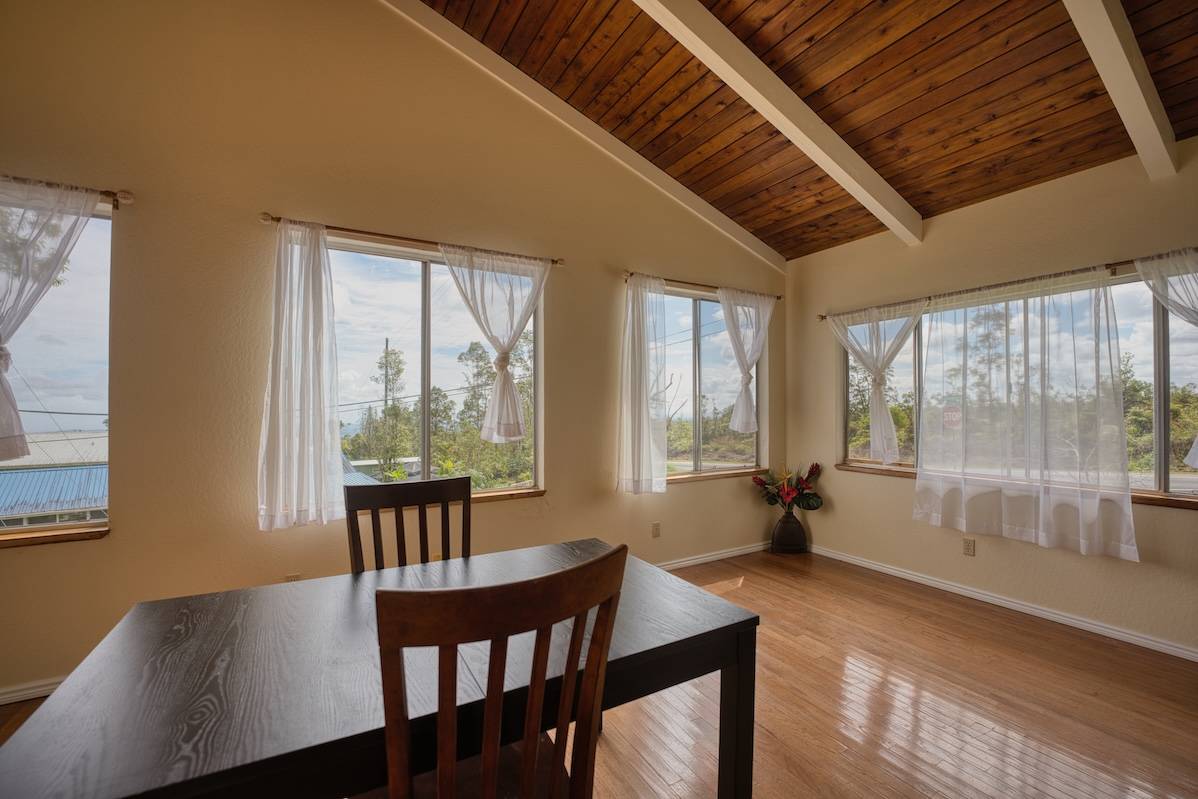 Hilo, HI 96720,25-5 UA NAHELE ST