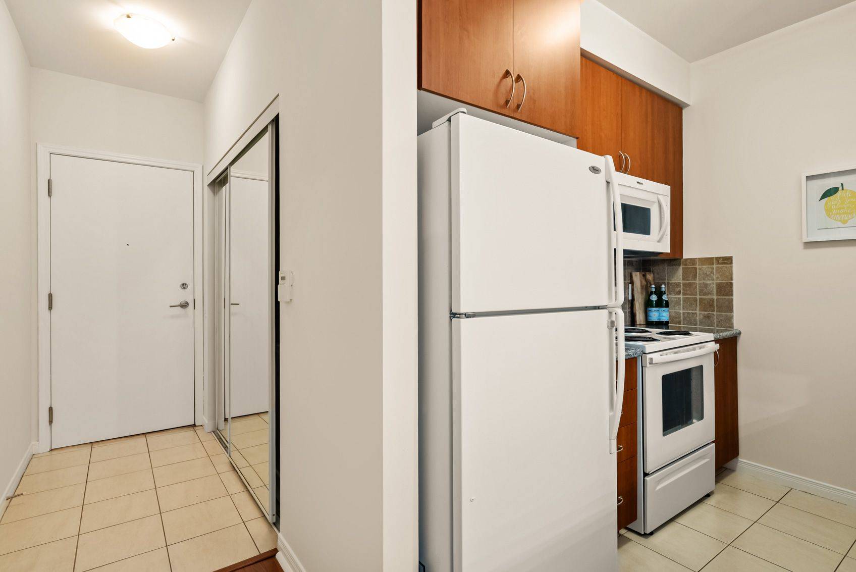 Toronto W02, ON M6P 5A2,61 Heintzman ST #107