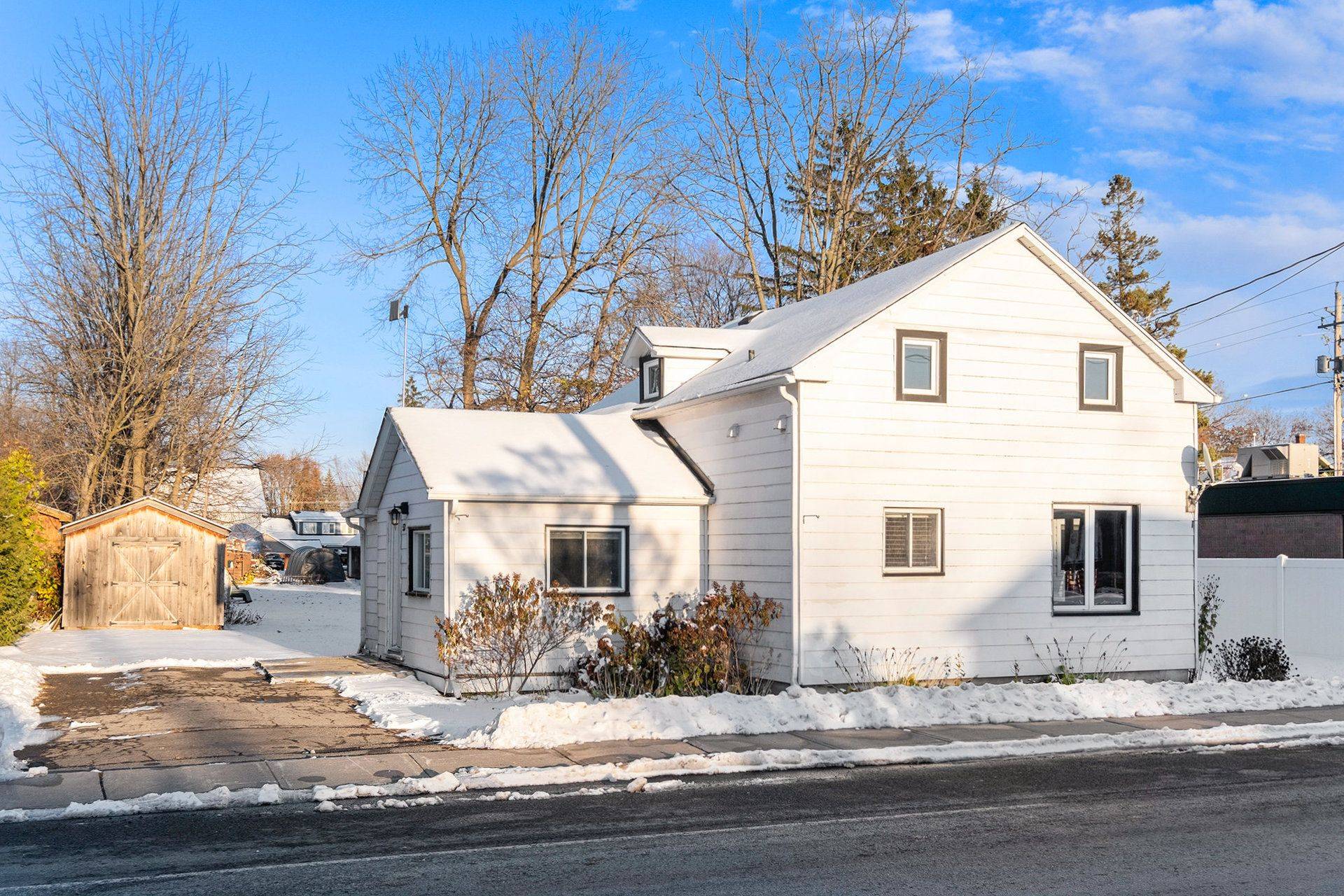 North Dundas, ON K0C 1H0,53 Main ST N