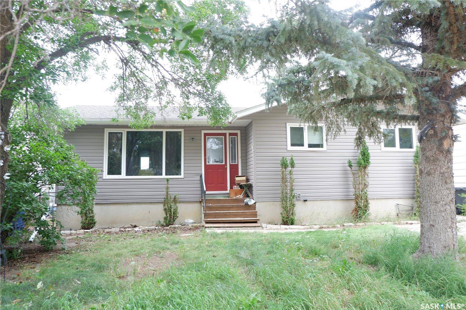 Assiniboia, SK S0H 0B0,512 4th AVENUE W