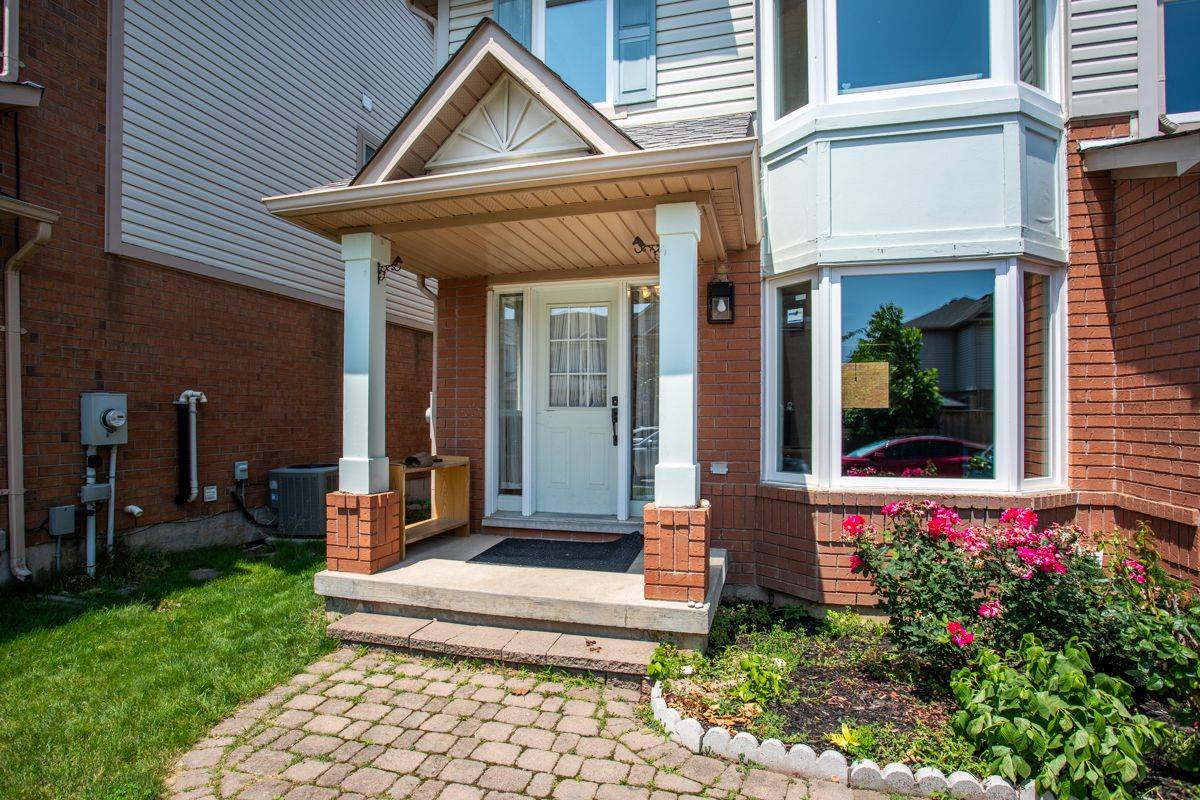 Burlington, ON L7L 6J3,5047 Kempling LN