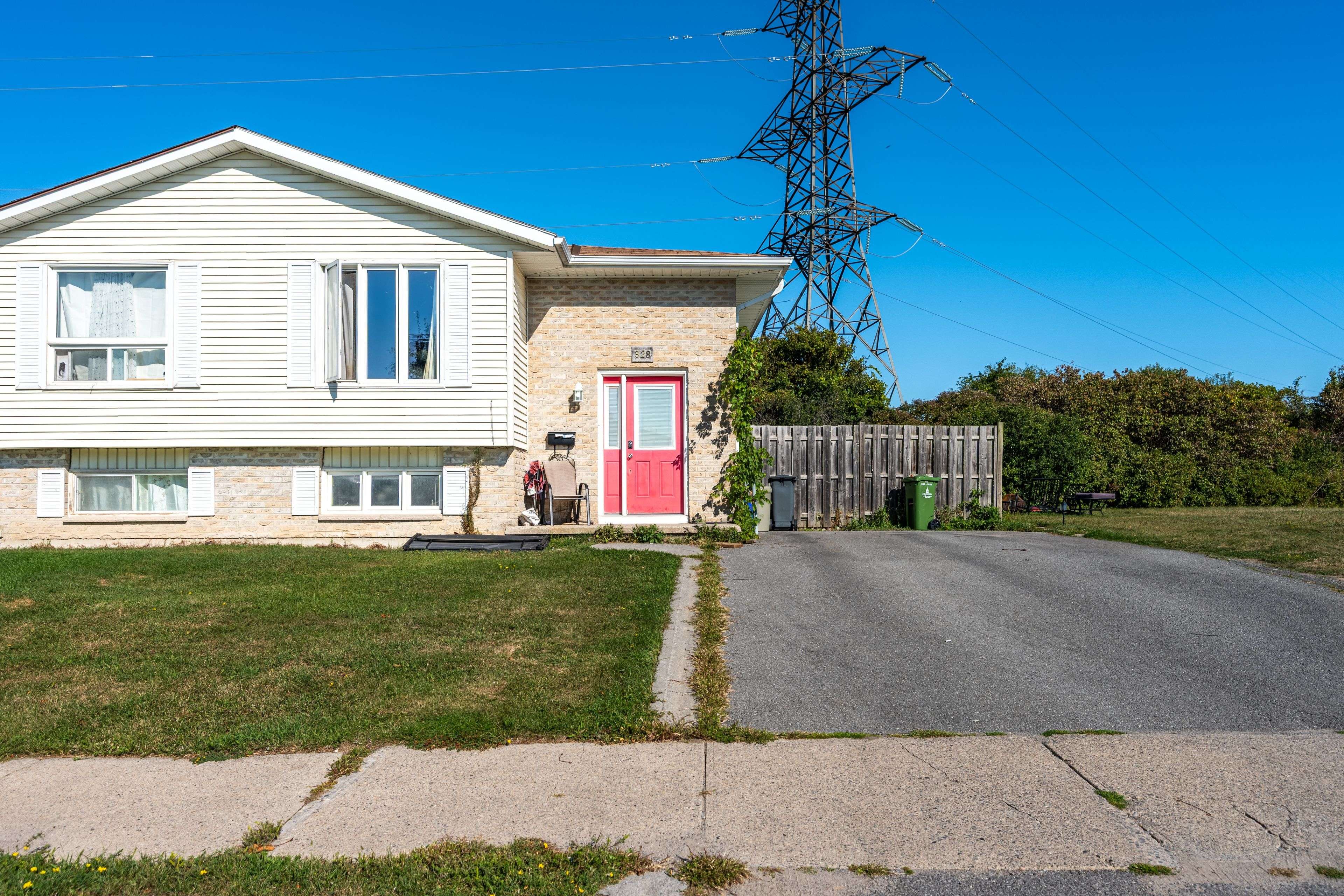 Kingston, ON K7M 7Y4,828 Bigham CT