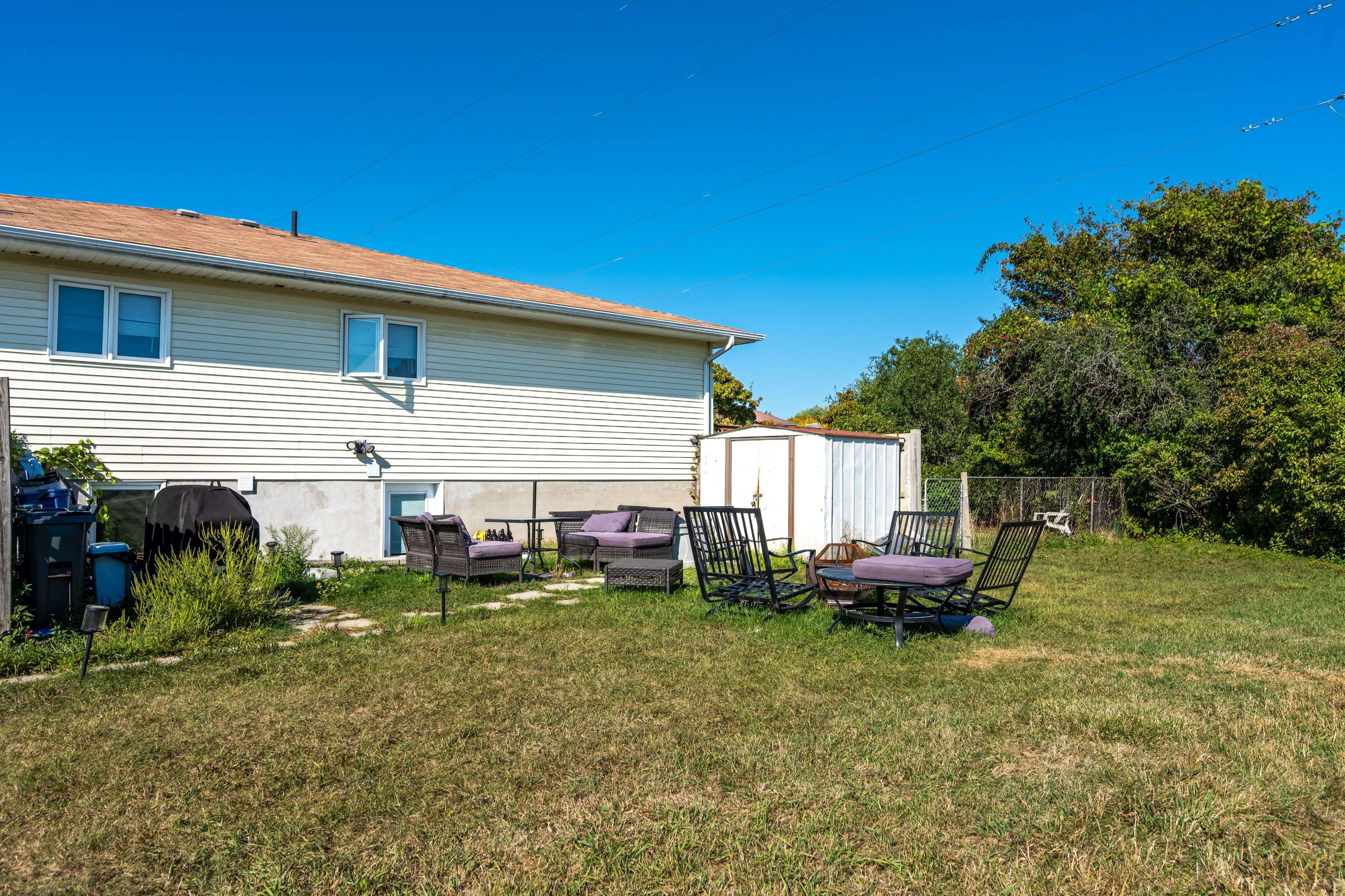 Kingston, ON K7M 7Y4,828 Bigham CT