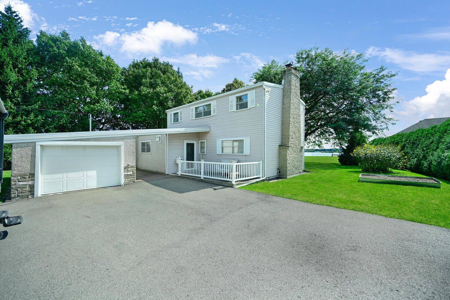 Edwardsburgh/cardinal, ON K0E 1E0,401 County Road 2 RD