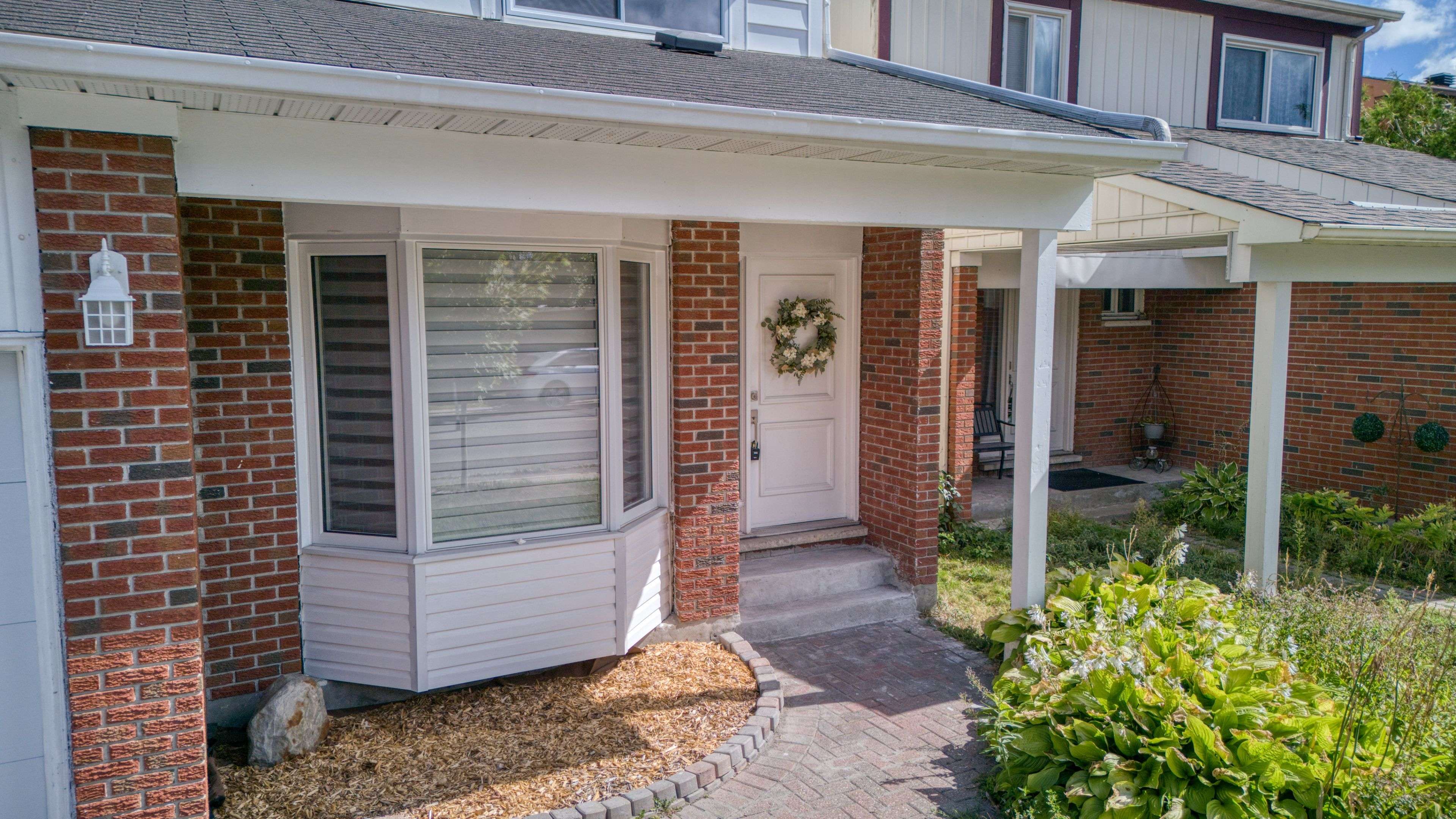 Kanata, ON K2M 1B8,21 Equestrian DR