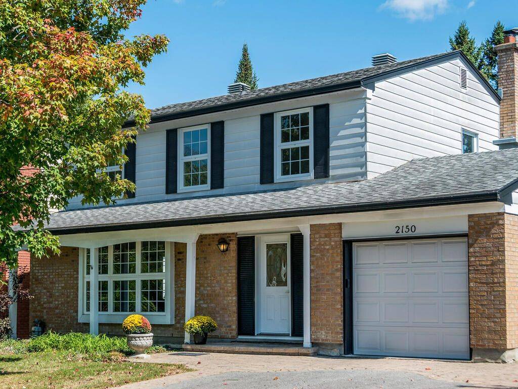 Beacon Hill North - South And Area, ON K1J 6K4,2150 Dutton CRES