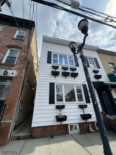 Guttenberg Town, NJ 07093,7004 Park Ave