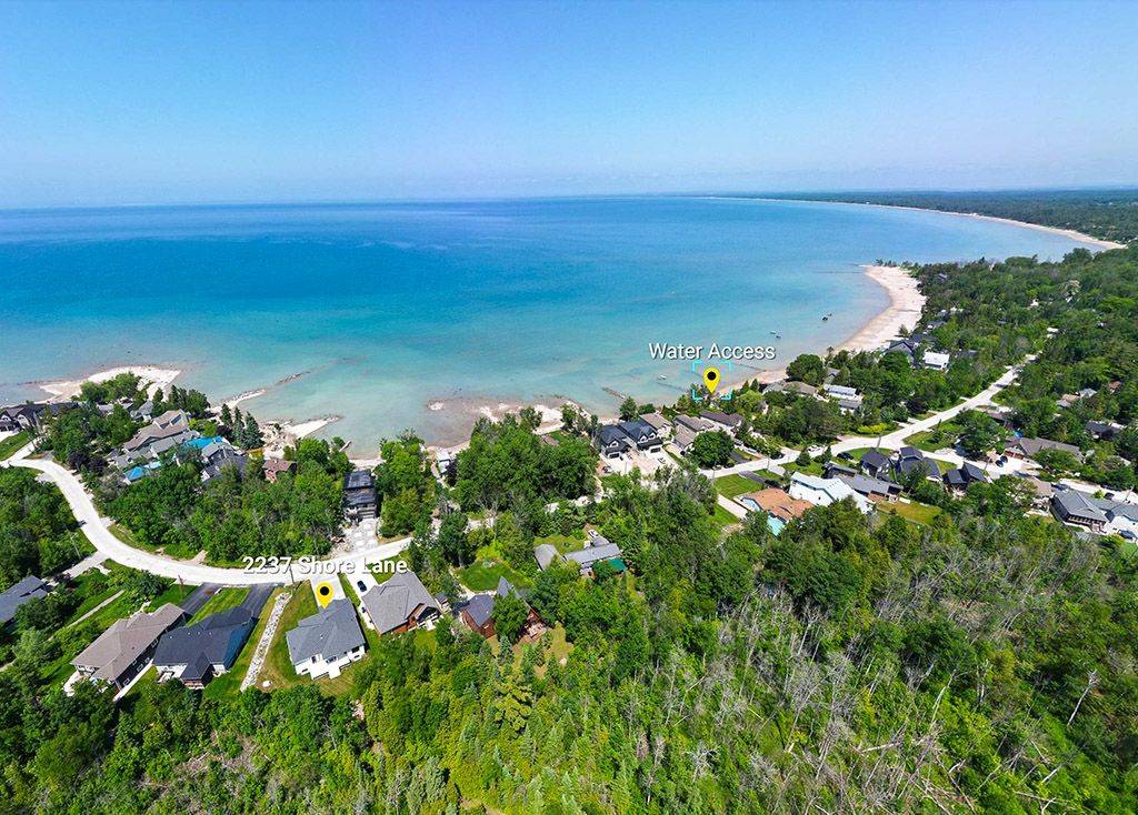 Wasaga Beach, ON L9Y 2X7,2237 Shore LN
