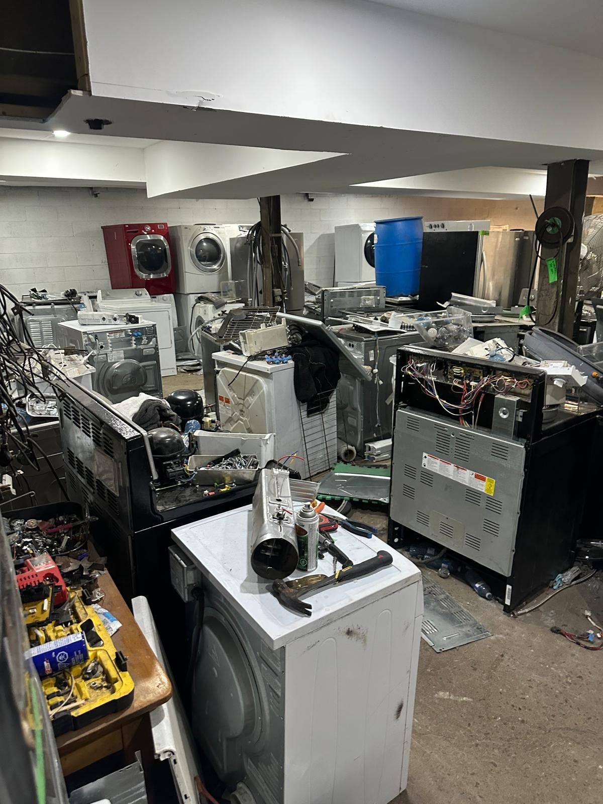 Hamilton, ON L8S 3M6,37 Glen RD