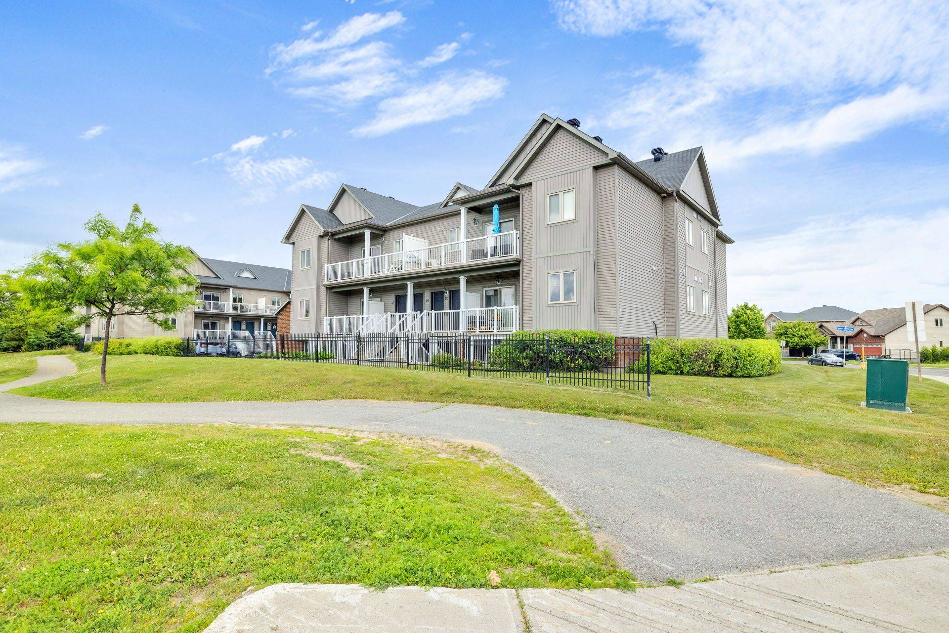 Orleans - Cumberland And Area, ON K4A 0X8,44 Sternes Private #4